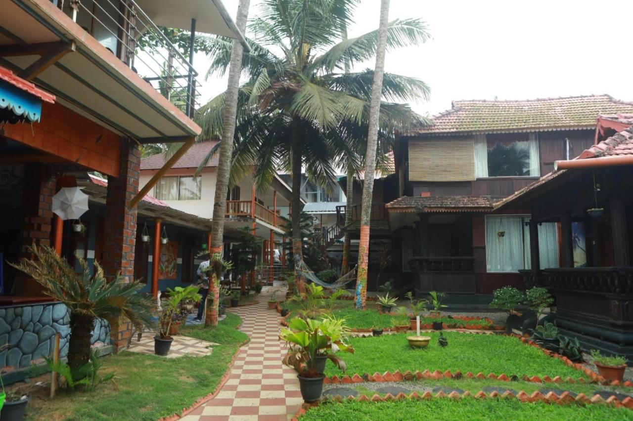 Black Beach Resort Varkala Eksteriør bilde